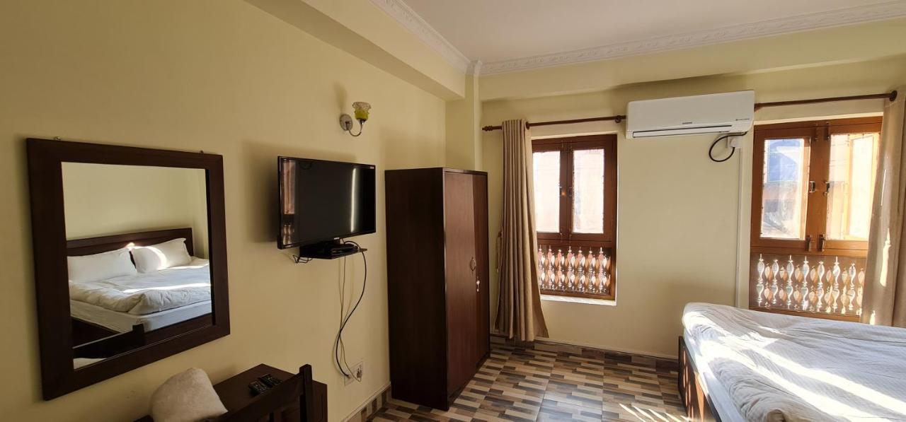 Pashupati View Hotel Catmandu Exterior foto